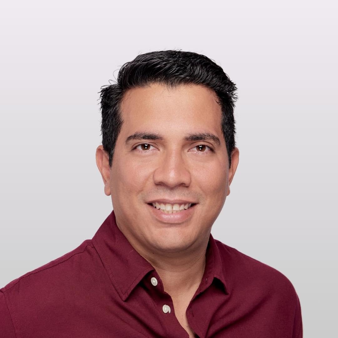 Sin claridad Oscar Brito en sus aspiraciones políticas.