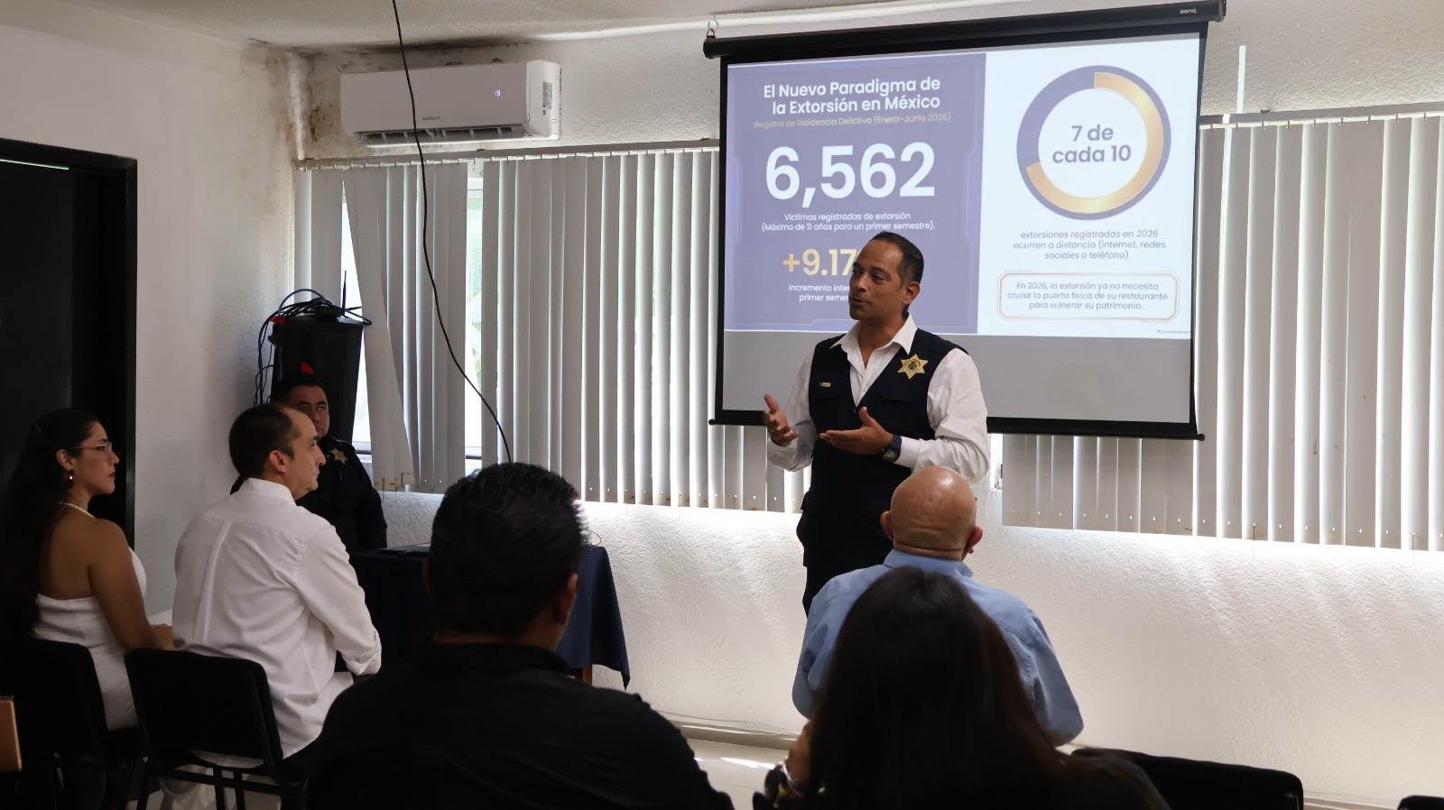 Lanzan el programa "Comercio seguro" para prevenir la extorsión y delitos digitales.