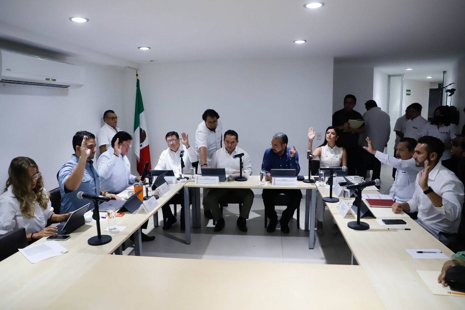 Comisión de Presupuesto aprueba dictámenes para donaciones a favor de Progreso, Tinum e Izamal