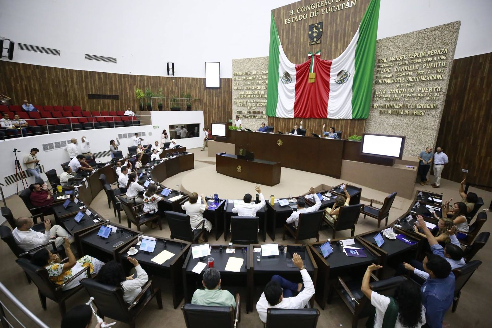 Aprueban donación de inmuebles para infraestructura ferroviaria y se ratifica a  un Magistrado del Tribunal de Justicia Administrativa.