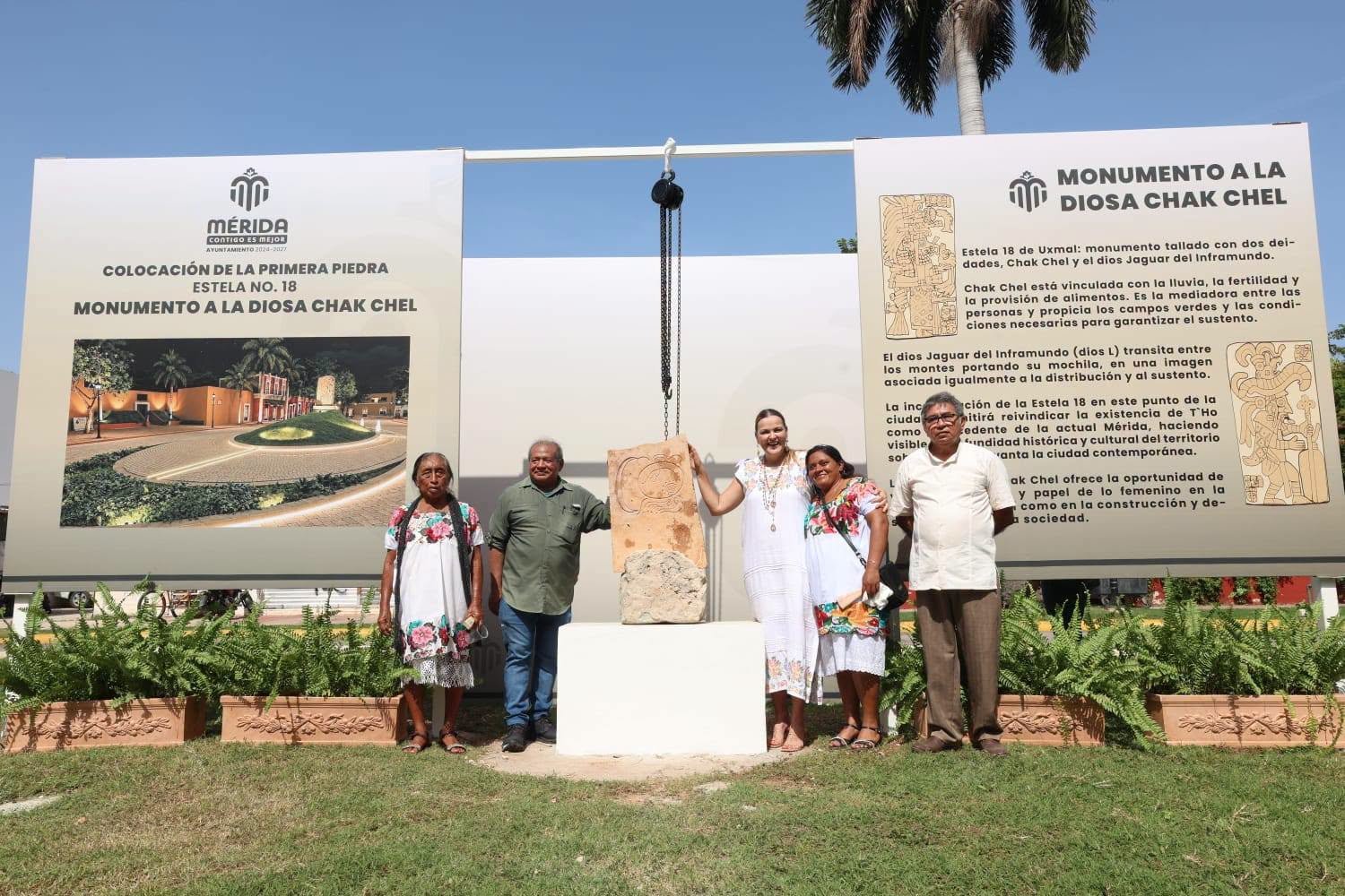 Coloca Cecilia Patrón la primera piedra de la réplica de la Estela Maya 18; "Nuestra raíz maya y la feminidad ocupan un lugar central en Mérida".