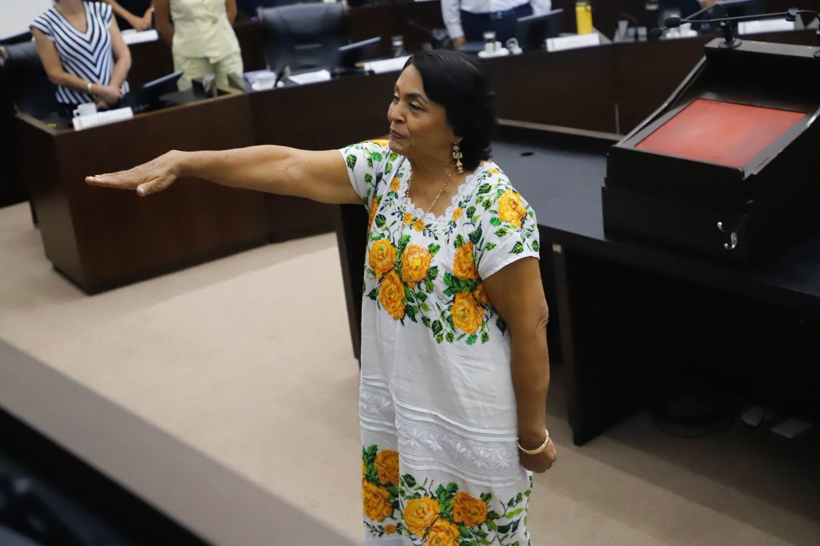 Movimiento Ciudadano enmienda su error luego de la renuncia por tiempo indefinido de Osado Osante, al llegar una legisladora de ascendencia maya, Abigail Uc Canché.
