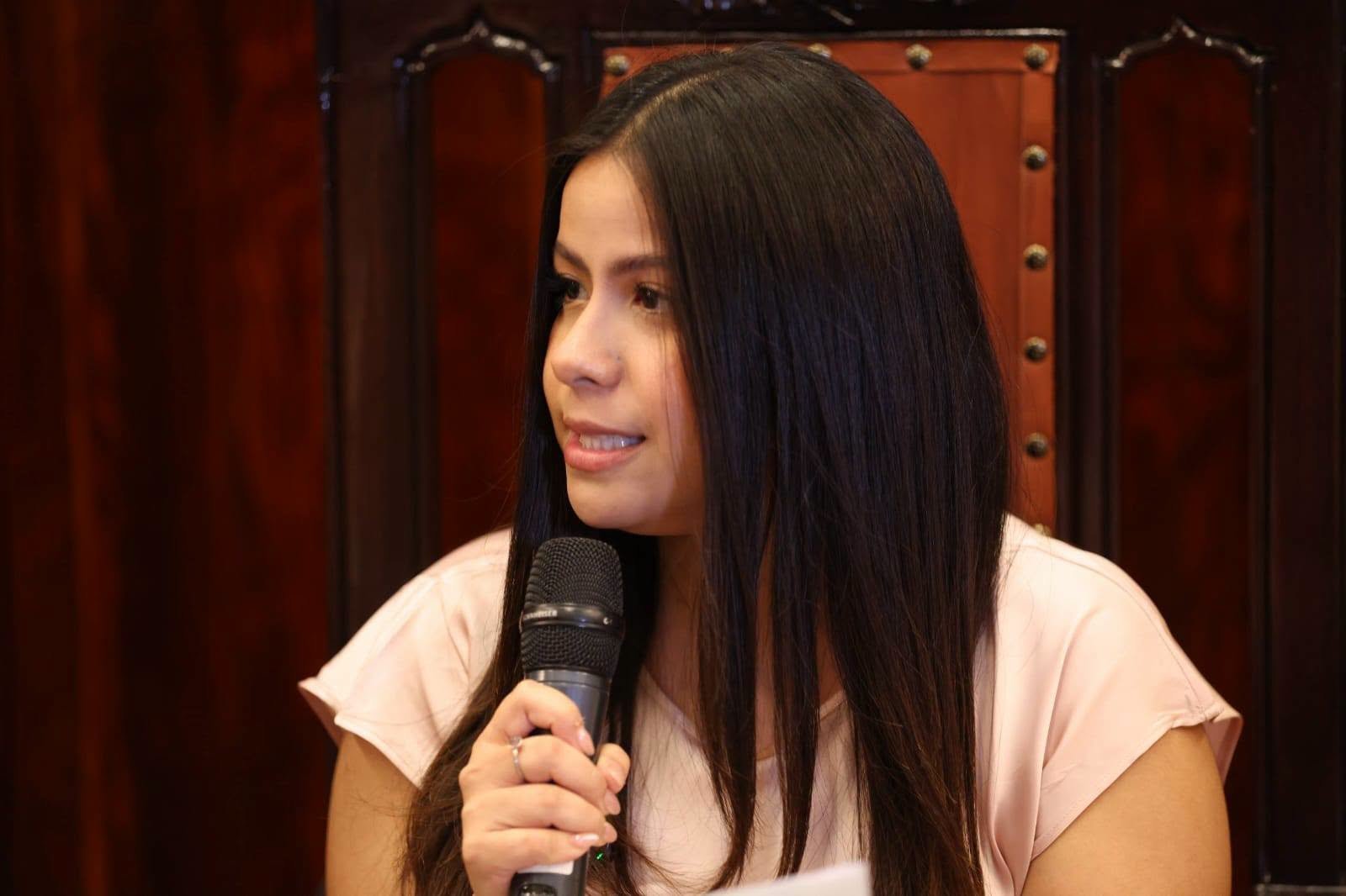A sus 24 años, Ximena Rivas Alfaro asume como regidora del Ayuntamiento de Mérida por la Bancada Naranja.