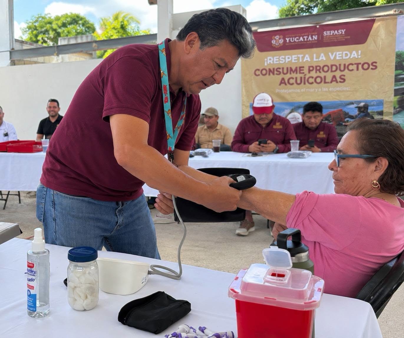 *Renacimiento Maya acerca servicios de salud y trámites a la comunidad pesquera de Telchac Puerto*