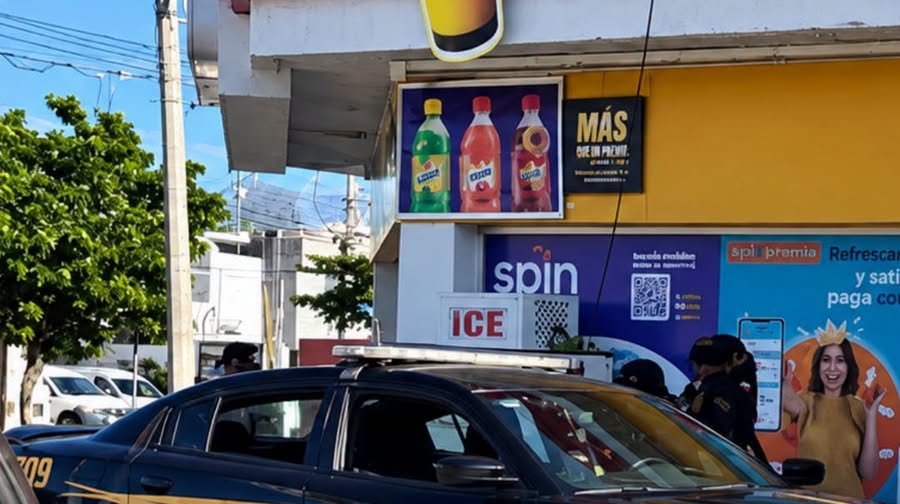 SUJETO ASALTA UN OXXO EN FRANCISCO DE MONTEJO Y HUYE CON 8 MIL PESOS