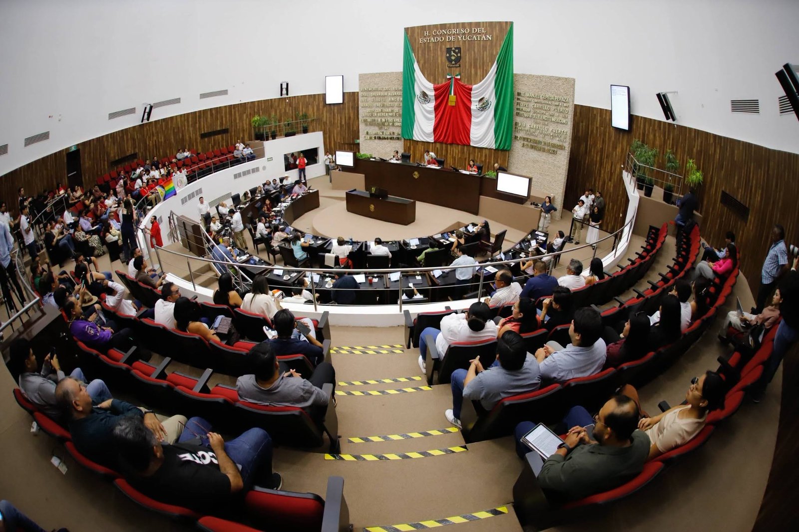 Congreso de Yucatán aprueba minuta federal en materia de nacionalidad para titulares de los poderes ejecutivos y reformas locales a favor de los derechos humanos y no discriminación