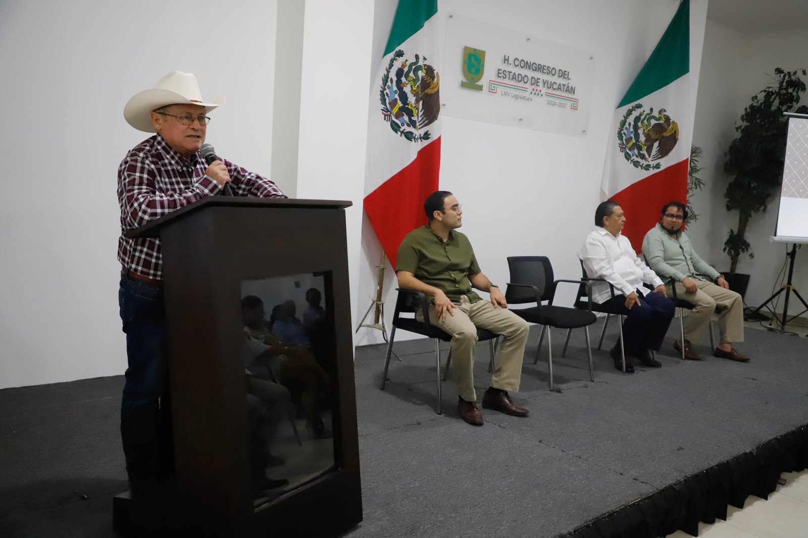Congreso fortalece acompañamiento a municipios para la integración de sus paquetes fiscales
