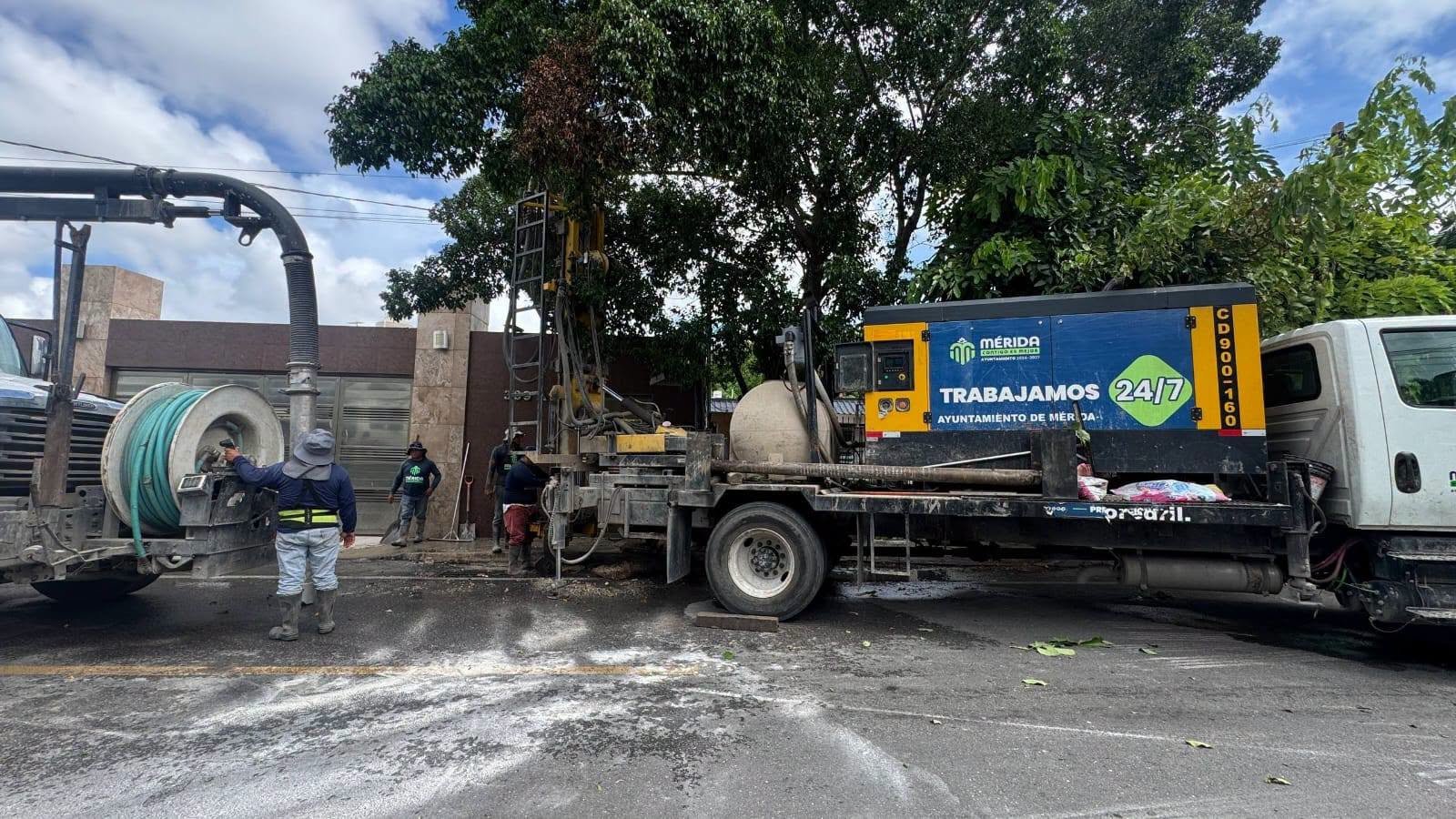 Ayuntamiento de Mérida intensifica trabajos preventivos ante efectos de zona de baja presión en el Golfo de México.