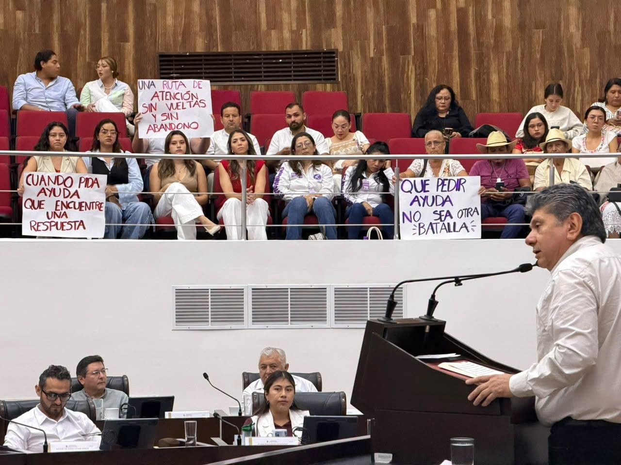 EN YUCATÁN, NINGUNA PUERTA PÚBLICA VOLVERÁ A SER UN OBSTÁCULO PARA LAS MUJERES: GASPAR QUINTAL