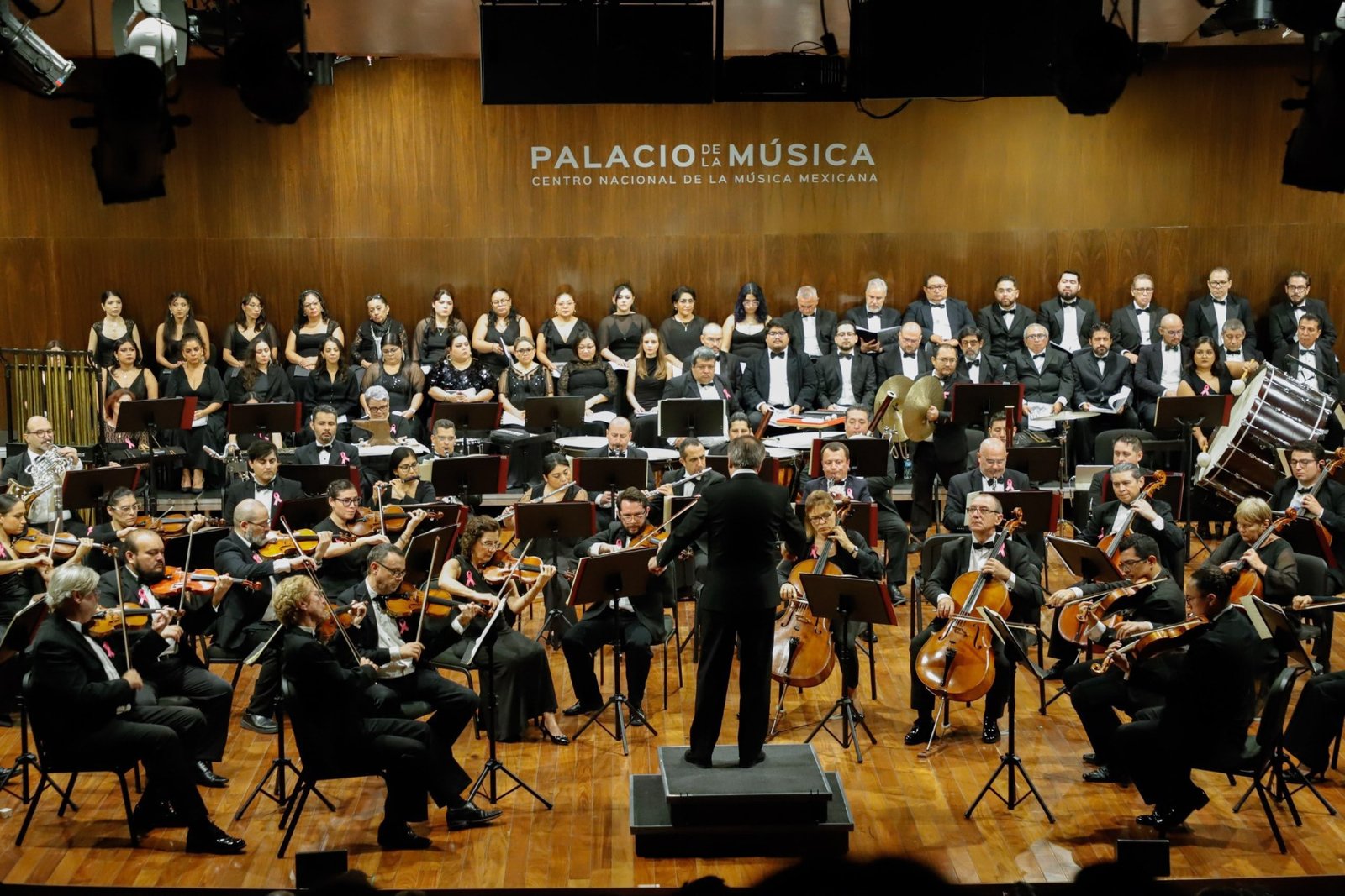 Coros de la Sedeculta brillan en concierto con la OSY