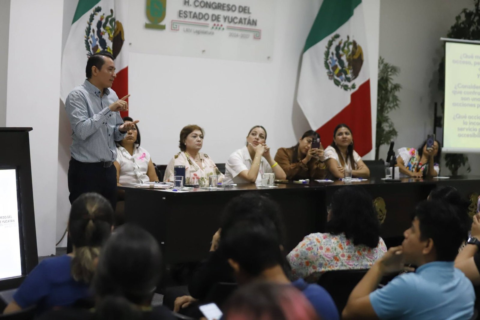 Congreso de puertas abiertas escucha en Mérida las voces de las personas con discapacidad