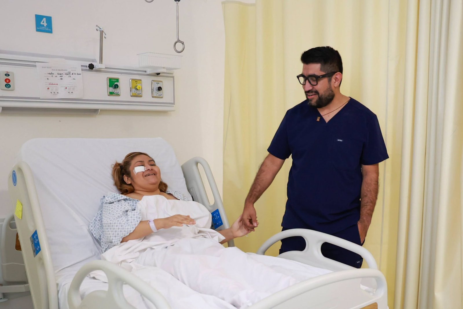 Adiós cuchillos, venga robotito: Alejandra, la primera paciente operada del apéndice por un robot en el O Horán, sin pagar un peso