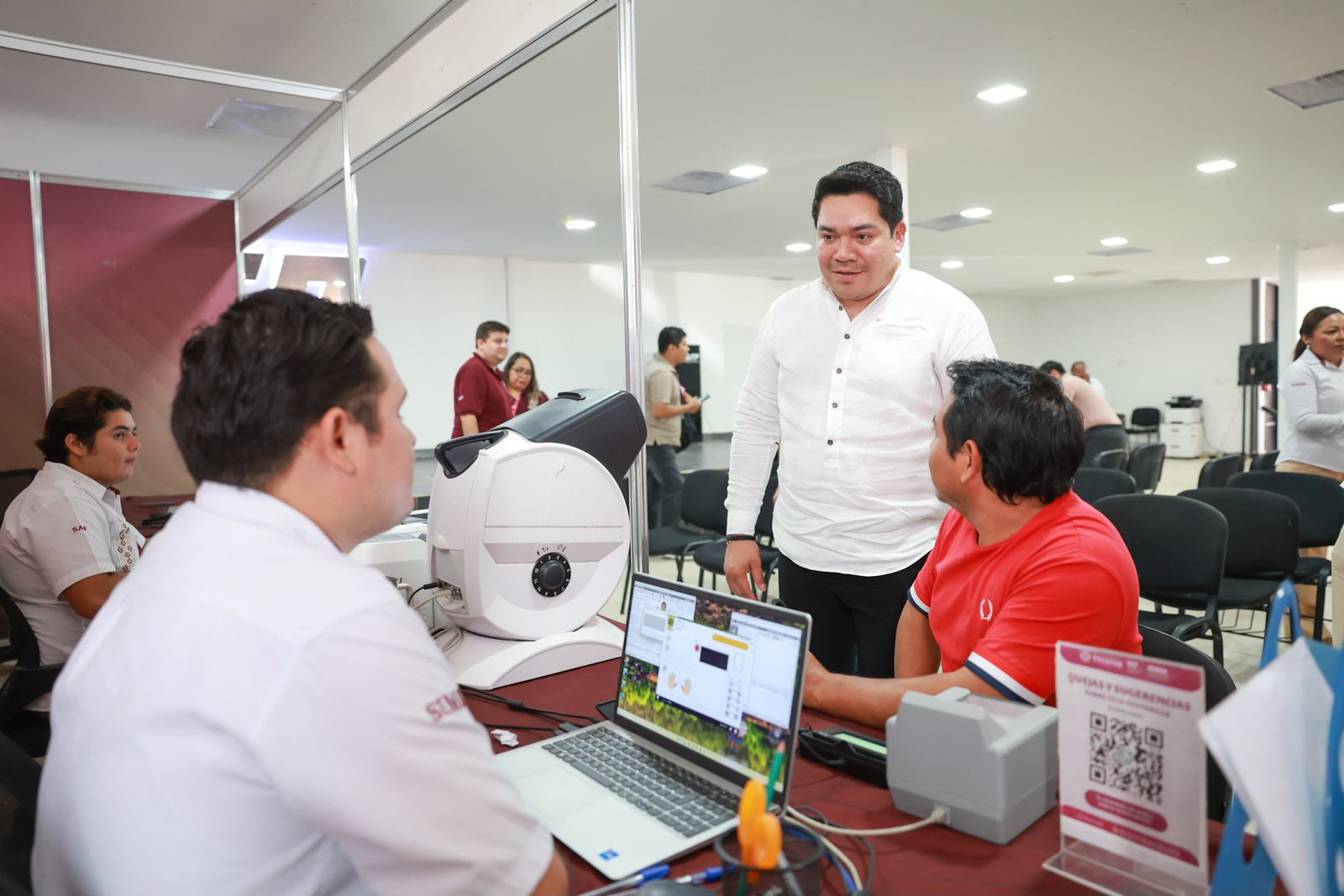 Renacimiento Maya acerca trámites estatales y federales a la comunidad universitaria de Maxcanú