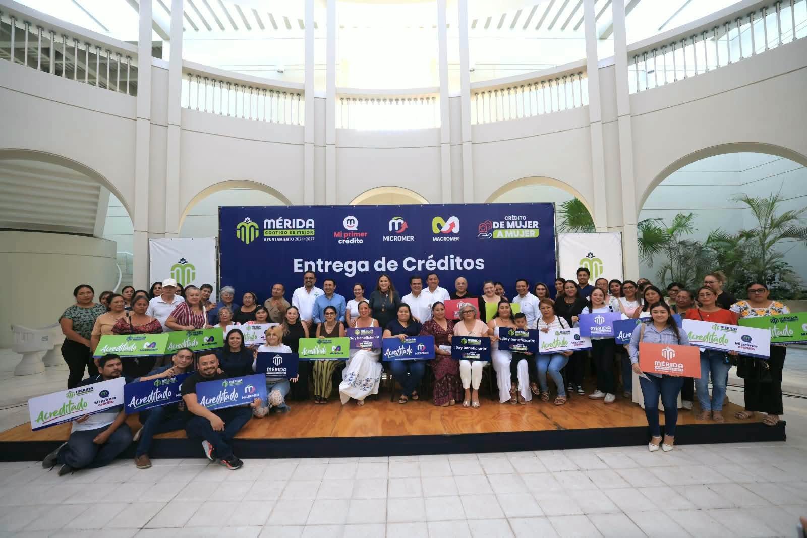 Cecilia Patrón suma esfuerzos para la prevención del cáncer de mama en comisarías de Mérida