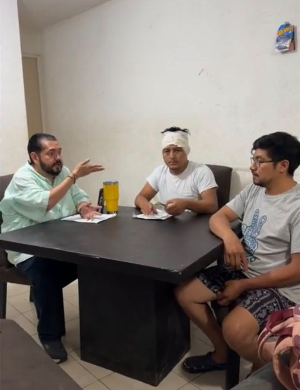 ¡VILLA JARDÍN, BAJO LA SOMBRA DE LA VIOLENCIA! ERNESTO Y ERICK RECIBEN APOYO DE BAYARDO OJEDA; GESTIONA CASETA POLICIAL Y ACUDE ANTE NUEVA AGRESIÓN CONTRA UN MENOR